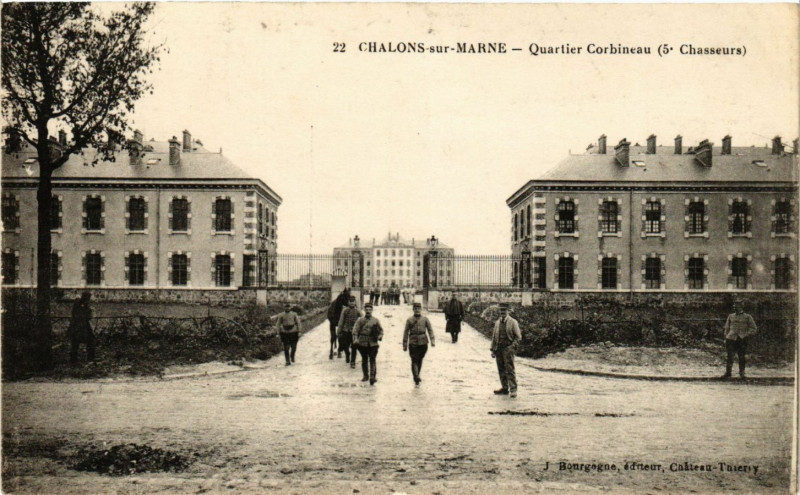 Carte postale ancienne Chalons-sur-Marne - Quartier Corbineau (5* Chasseurs