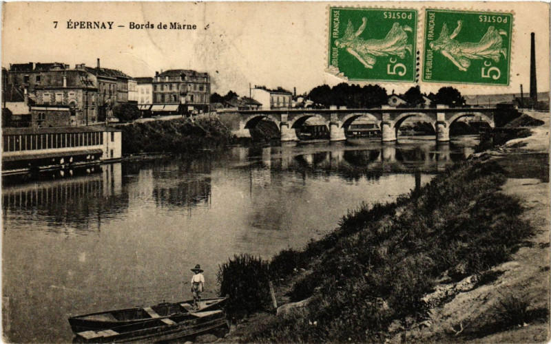 Carte postale ancienne Epernay - Bords de Marne à Épernay