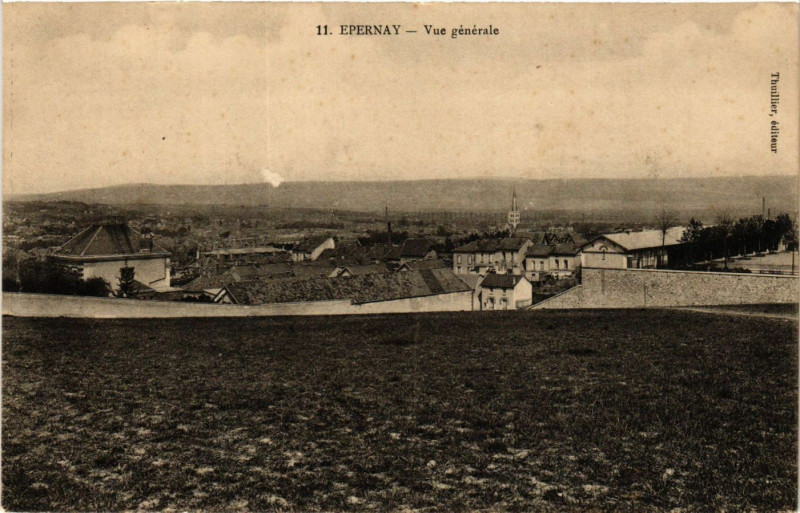 Carte postale ancienne Epernay - Vue générale à Épernay