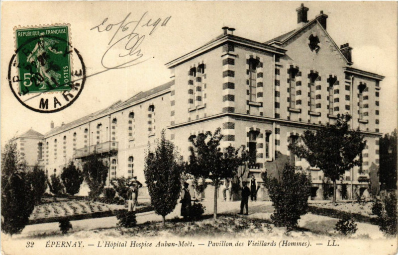 Carte postale ancienne Epernay - L'Hopital Hospice Auban-Moet - Pavillon des Vieillards à Épernay