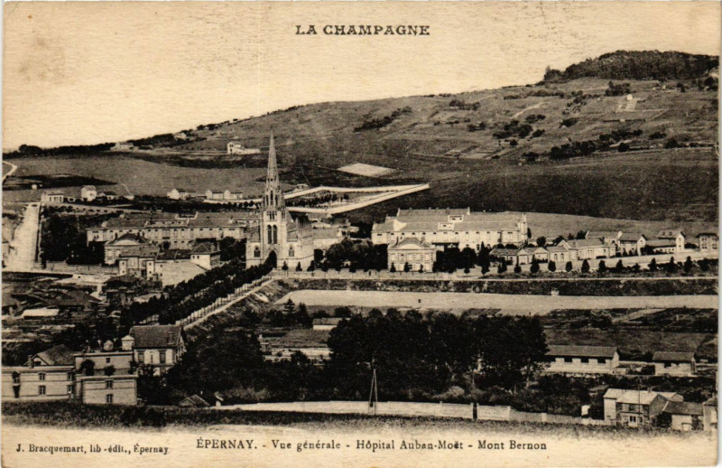 Carte postale ancienne La Campagne - Epernay - Vue générale - Hopital Auban-Moet - Mont à Épernay