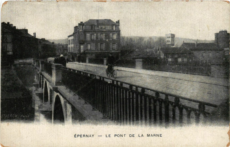 Carte postale ancienne Epernay - Le Pont de la Marne à Épernay