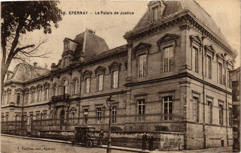 Carte postale ancienne Epernay - Le Palais de Justice à Épernay