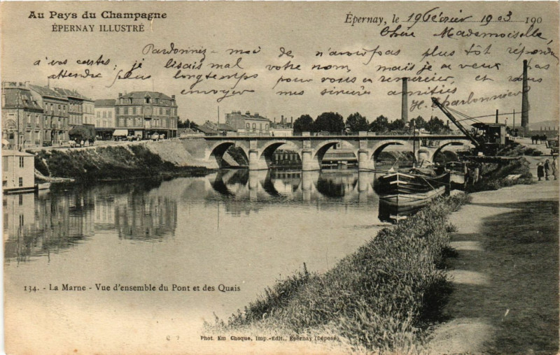 Carte postale ancienne Epernay Illustré - La Marne - Vue d'ensemble du à Épernay