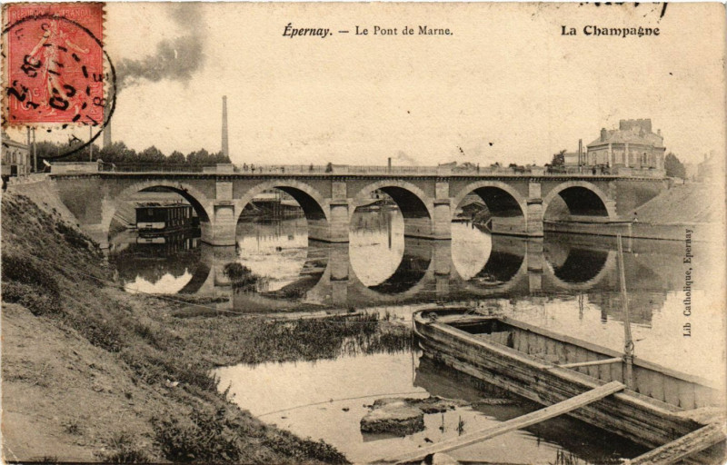 Carte postale ancienne Epernay - Le Pont de Marne - La Champagne à Épernay