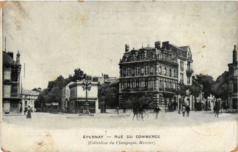 Carte postale ancienne Epernay - Rue du Commerce (Collection du Champagne Mercier) à Épernay