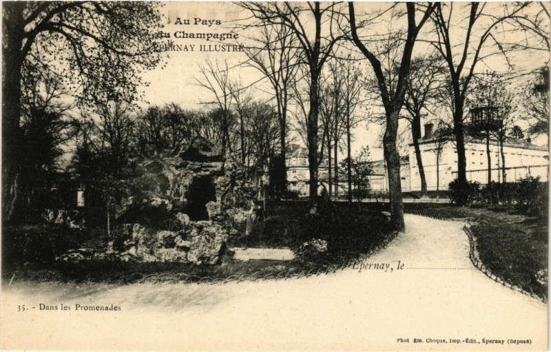 Carte postale ancienne Epernay Illustré - Dans les Promenades à Épernay