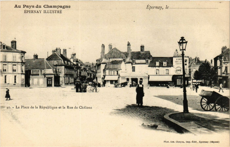 Carte postale ancienne Epernay Illustré - La Place de la Republique à Épernay