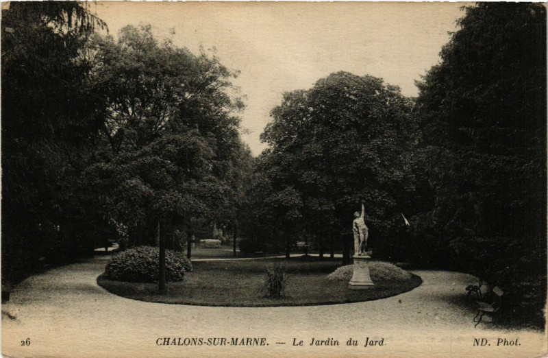 Carte postale ancienne Chalons-sur-Marne - Le Jardin du Jard