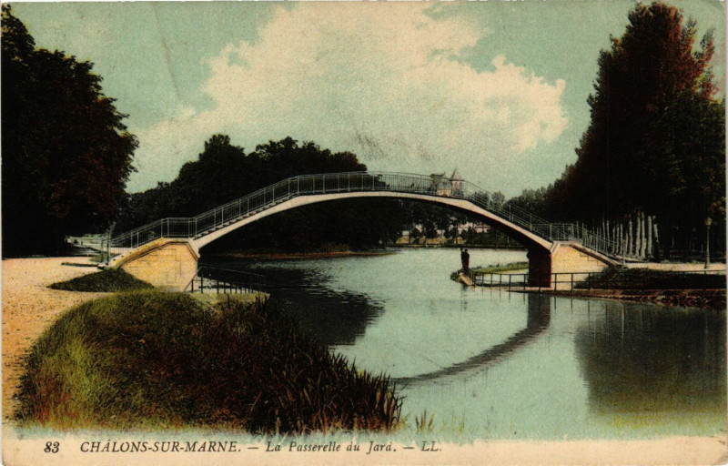Carte postale ancienne Chalons-sur-Marne - La Passerelle du Jard