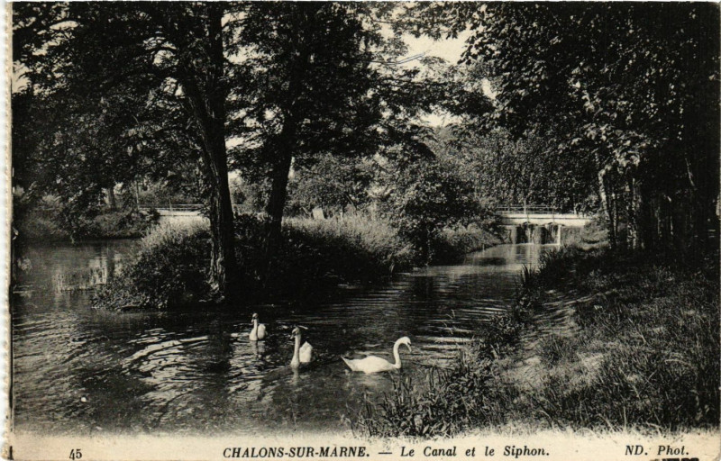 Carte postale ancienne Chalons-sur-Marne - Le Canal et le Siphon