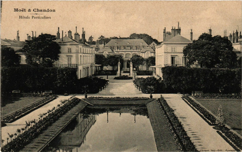 Carte postale ancienne Moet & Chandon - Hotels Particuliers