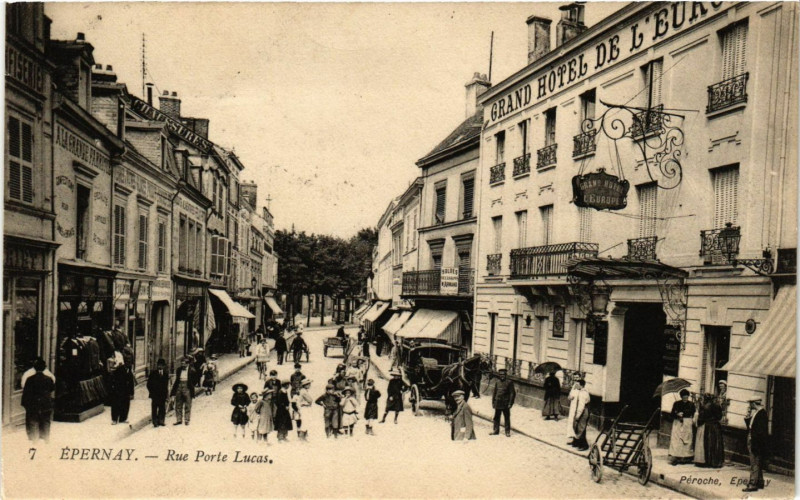 Carte postale ancienne Epernay - Rue Porte Lucas à Épernay
