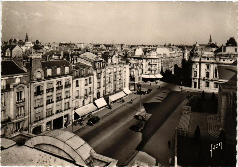 Carte postale ancienne Reims - Place Myron T. Herrick à Reims