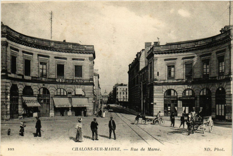 Carte postale ancienne Chalons-sur-Marne - Rue de Marne