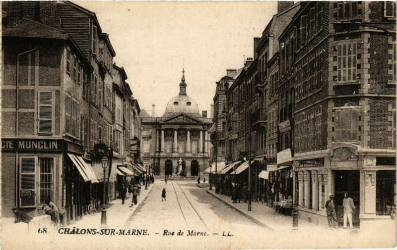 Carte postale ancienne Chalons-sur-Marne - Rue de Marne