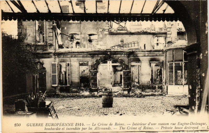 Carte postale ancienne Guerre Européenne 1914 - Le Crime de Reims - Interieur d'une à Reims