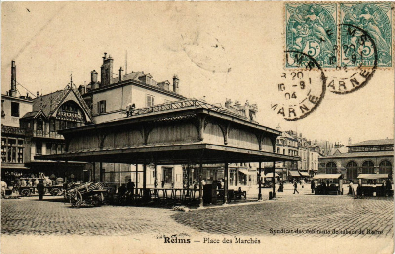 Carte postale ancienne Reims - Place des Marches à Reims