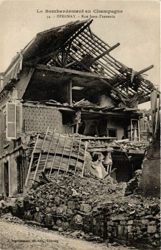 Carte postale ancienne Le Bombardement en Champagne - Epernay - Rue Jean-Thevenin à Épernay