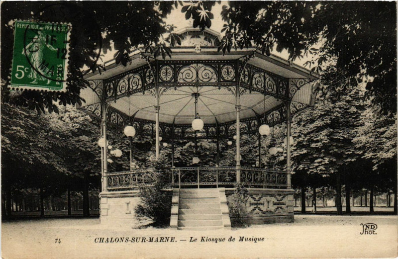 Carte postale ancienne Chalons-sur-Marne - Le Kiosque de Musique