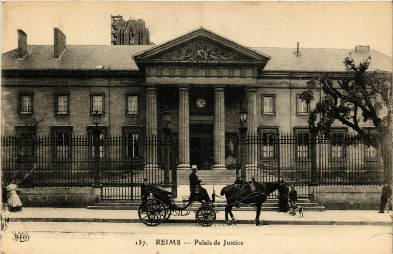 Carte postale ancienne Reims - Palais de Justice à Reims