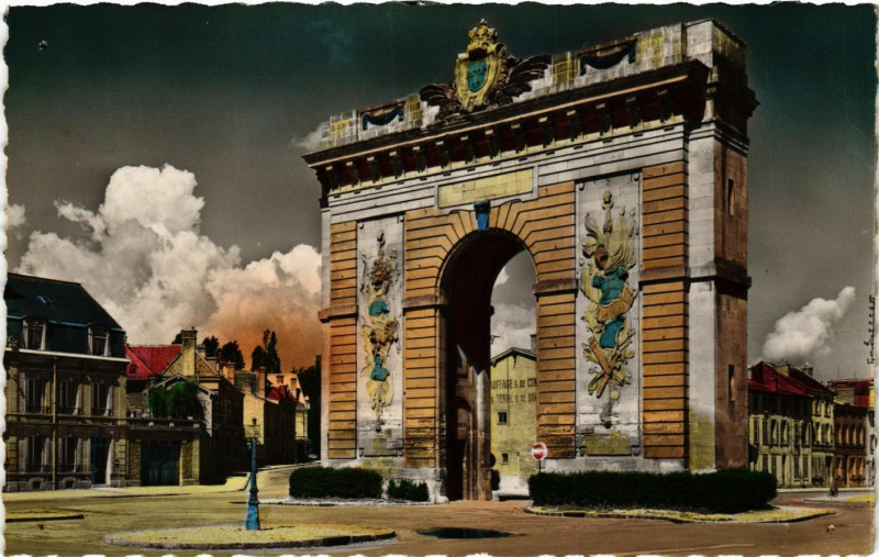 Carte postale ancienne Chalons-sur-Marne - Porte Sainte-Croix