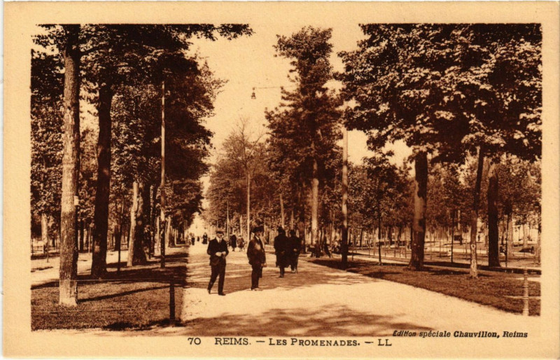 Carte postale ancienne Reims - Les Promenades à Reims