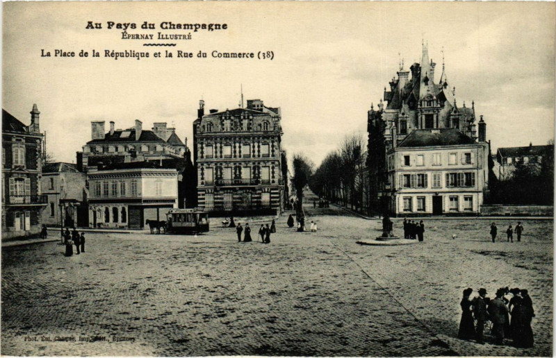 Carte postale ancienne Epernay Illustré - La Place de la Republique à Épernay