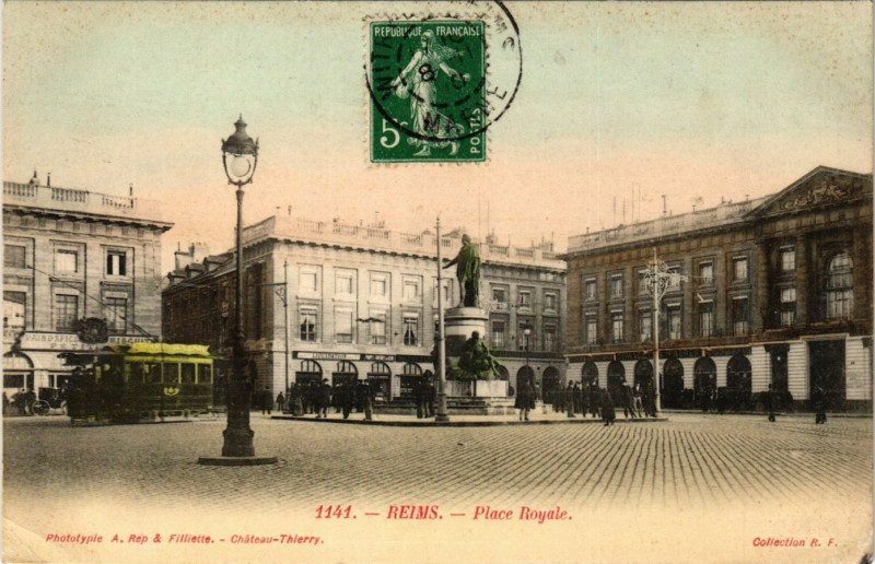 Carte postale ancienne Reims - Place Royale à Reims