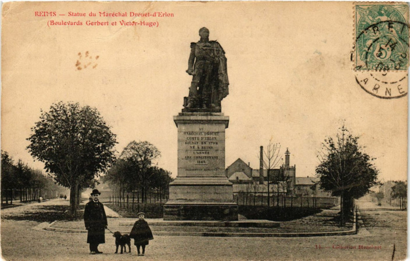 Carte postale ancienne Reims - Statue du Marechal Drouet-d'Erlon (Boulevards Gerbert et à Reims