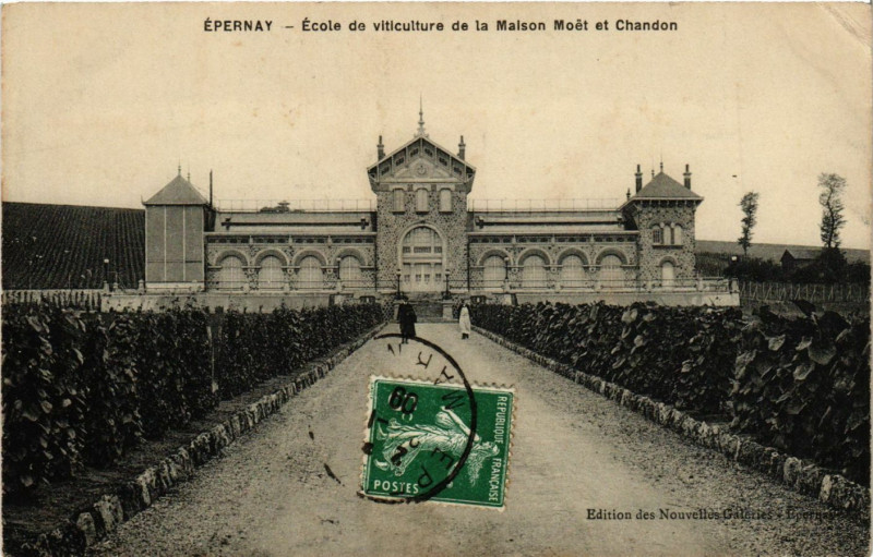 Carte postale ancienne Epernay - Ecole de viticulture de la Maison Moet et Chandon à Épernay