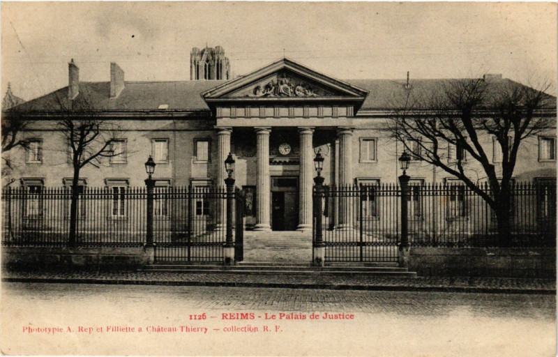 Carte postale ancienne Reims - Le Palais de Justice à Reims