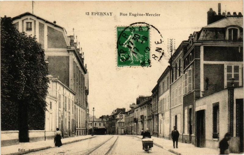 Carte postale ancienne Epernay - Rue Eugéne-Mercier à Épernay