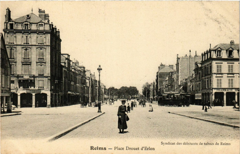 Carte postale ancienne Reims - Place Drouet-d'Erlon à Reims