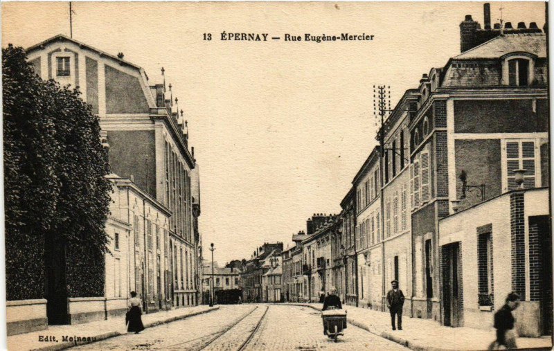 Carte postale ancienne Epernay - Rue Eugéne-Mercier à Épernay