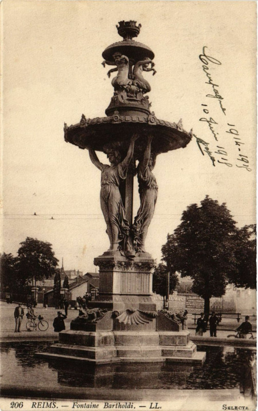 Carte postale ancienne Reims - Fontaine Bartholdi à Reims