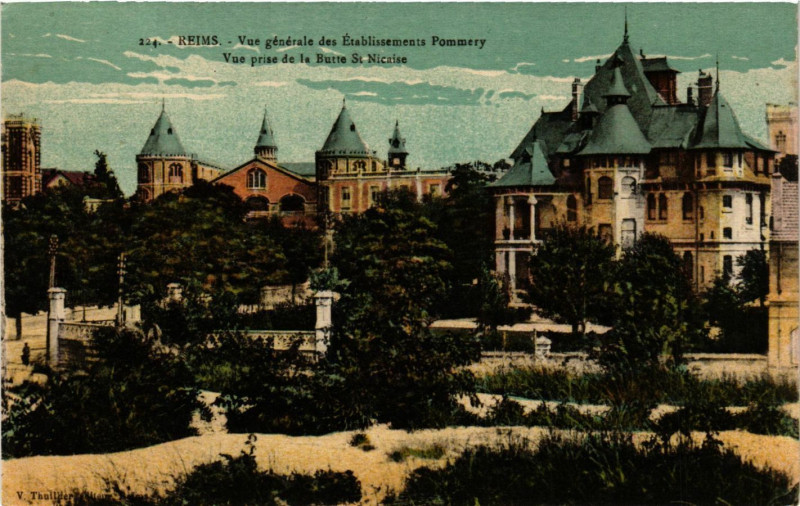 Carte postale ancienne Reims - Vue générale des Etablissements Pommery - Vue prise de la à Reims