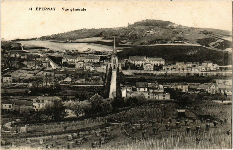 Carte postale ancienne Epernay - Vue générale à Épernay
