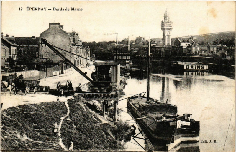 Carte postale ancienne Epernay - Bords de Marne à Épernay