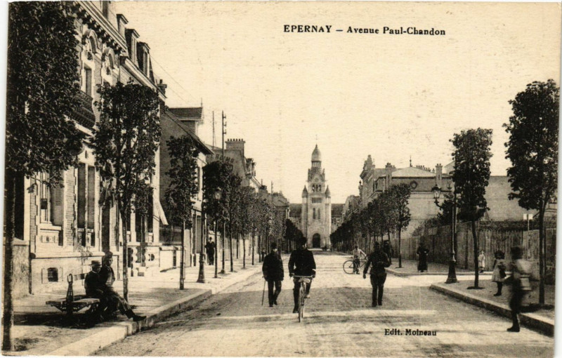 Carte postale ancienne Epernay - Avenue Paul-Chandon à Épernay