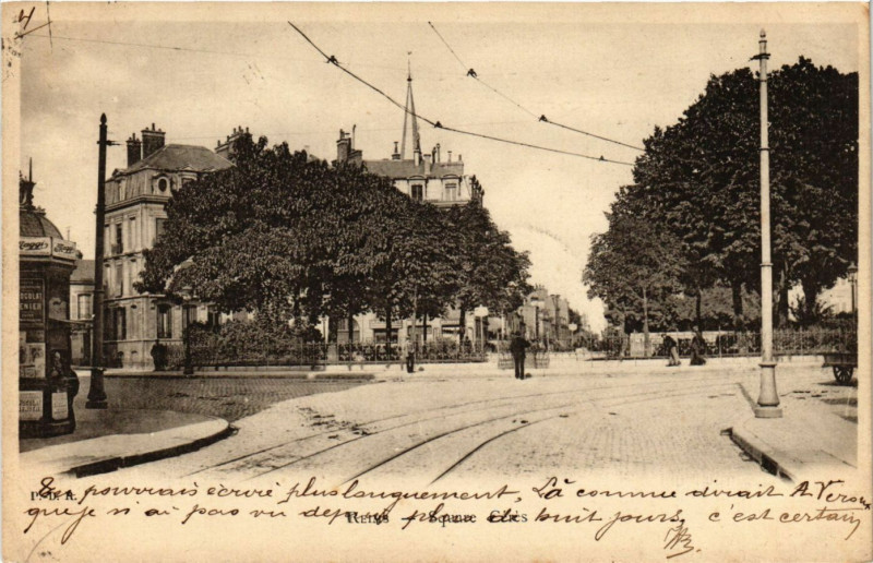 Carte postale ancienne Reims - Place Civil à Reims