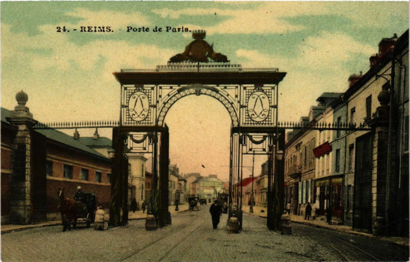 Carte postale ancienne Reims - Porte de Paris à Reims