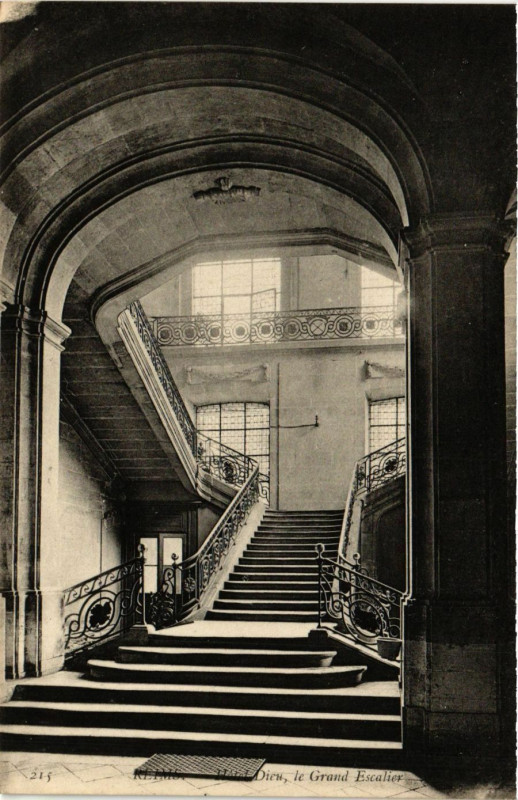 Carte postale ancienne Reims - Hotel-Dieu le Grand Escalier à Reims