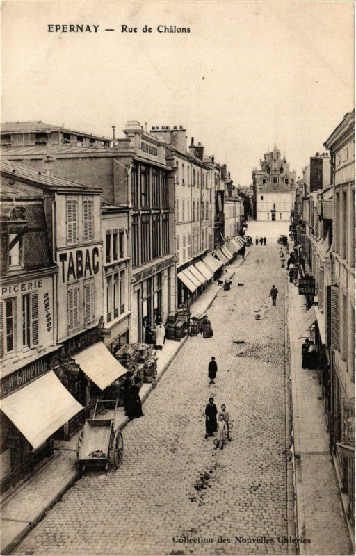 Carte postale ancienne Epernay - Rue de Chalons à Épernay