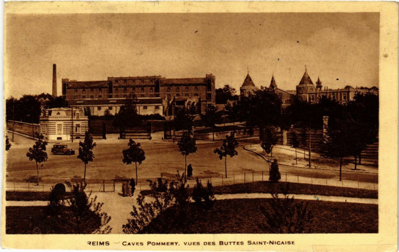 Carte postale ancienne Reims - Caves Pommery vue des Buttes Saint-Nicaise à Reims