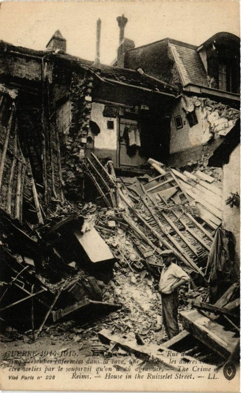 Carte postale ancienne Guerre 1914-1915 - Rue du Reims à Reims