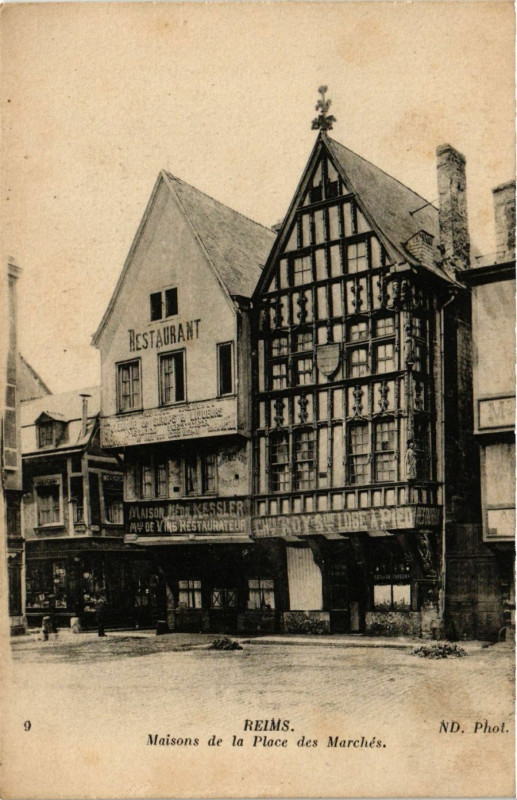 Carte postale ancienne Reims - Maisons de la Place des Marchés à Reims