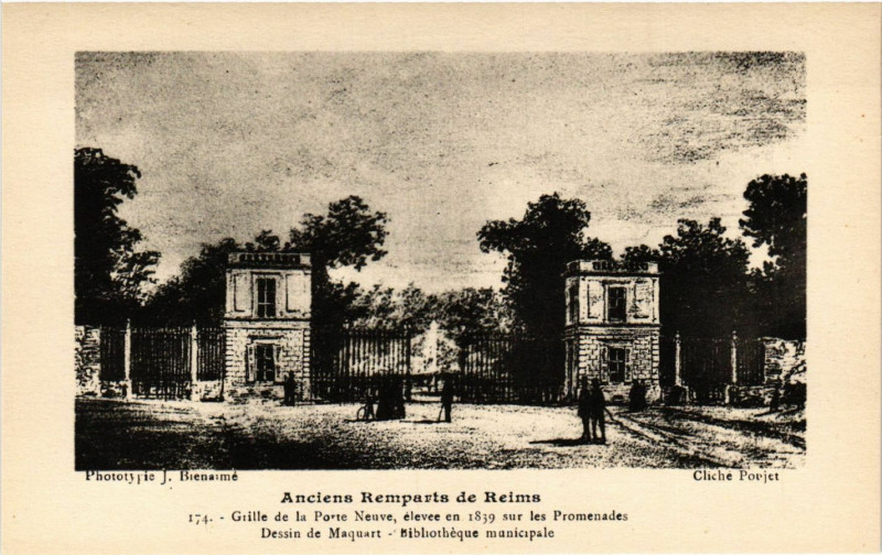 Carte postale ancienne Anciens Remparts de Reims Grille de la Porte Neuve élevée en 1839 à Reims
