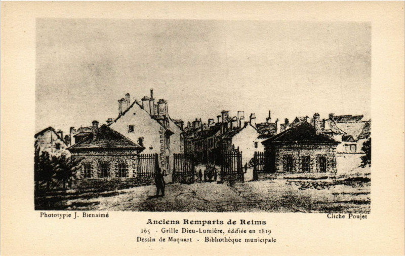 Carte postale ancienne Anciens Remparts de Reims - Grille Dieu-Lumiere édifilée en 1819 à Reims