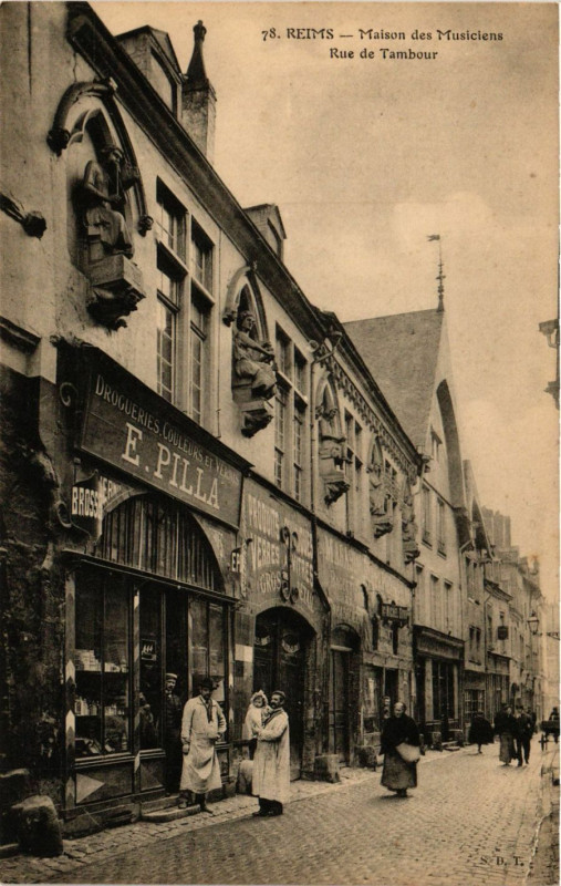Carte postale ancienne Reims - Maison des Musiciens - Rue de Tambour à Reims